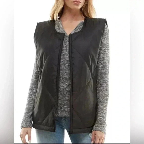 Socialite NWOT Womens Mae Medium Black Quilted Full Zip Lightweight Puffer Vest - Picture 1 of 6